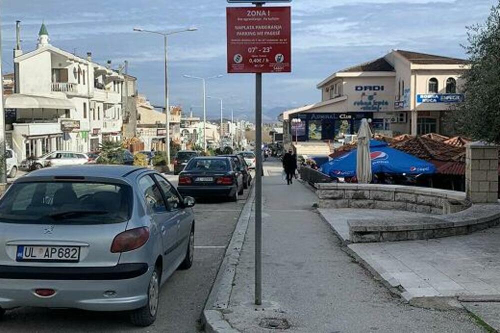 Jedno od parking mjesta u Ulcinju, Foto: Samir Adrović