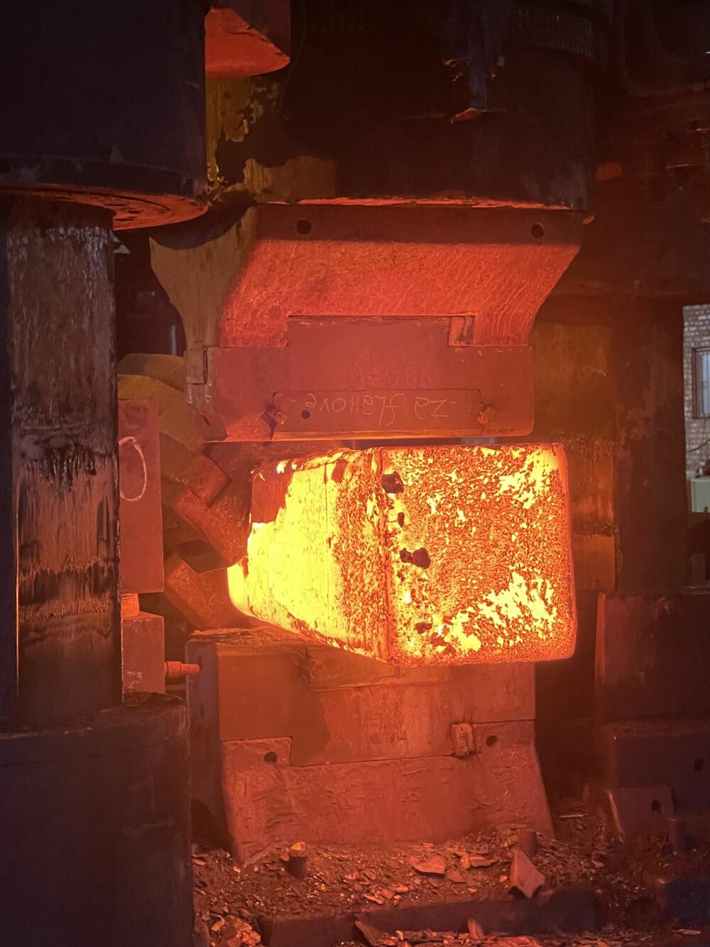 <p>Direktor prerade u Željezari kazao je da je Kovačnica "mirovala" više od 18 mjeseci i da nije lako bilo izvršiti sve pripremne aktivnosti, ali da su uspjeli u tome</p>