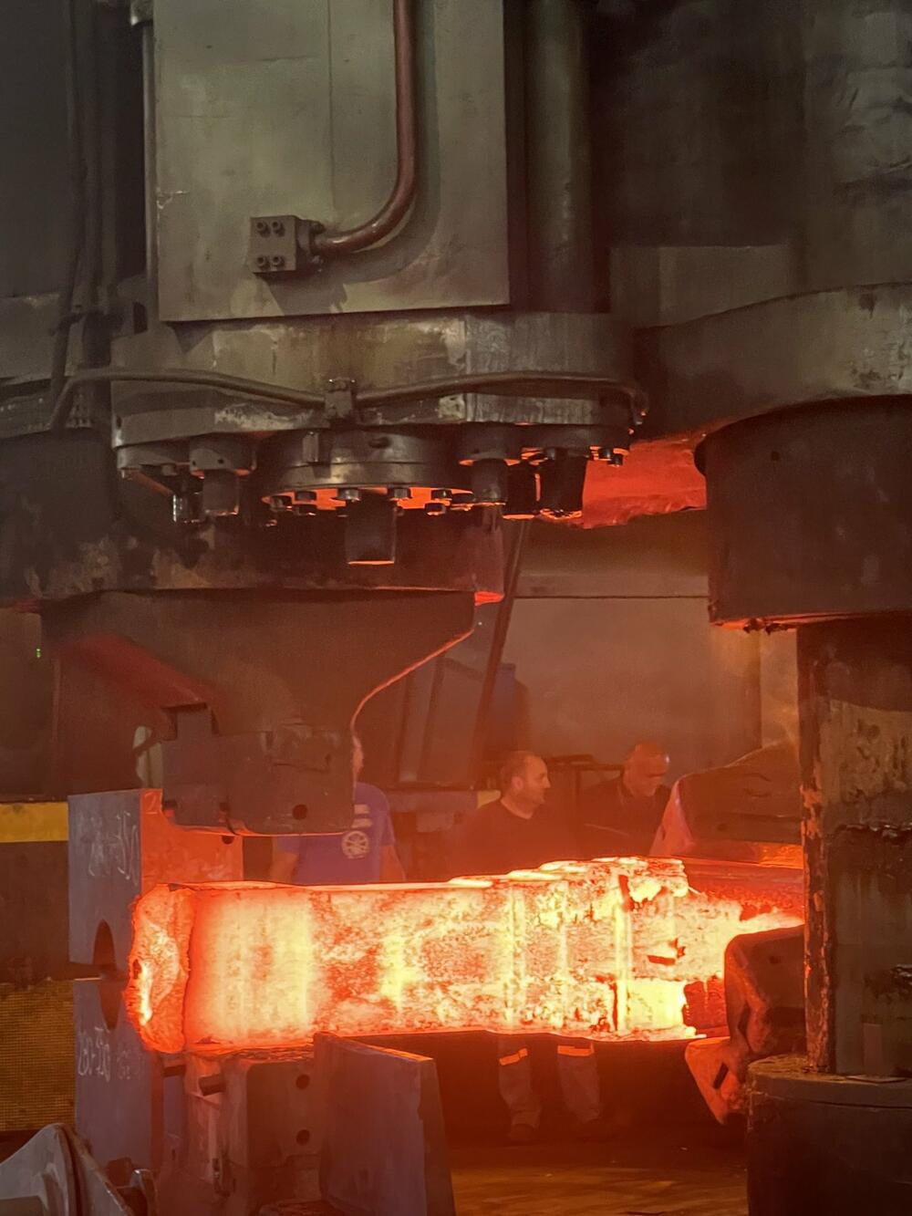 <p>Direktor prerade u Željezari kazao je da je Kovačnica "mirovala" više od 18 mjeseci i da nije lako bilo izvršiti sve pripremne aktivnosti, ali da su uspjeli u tome</p>