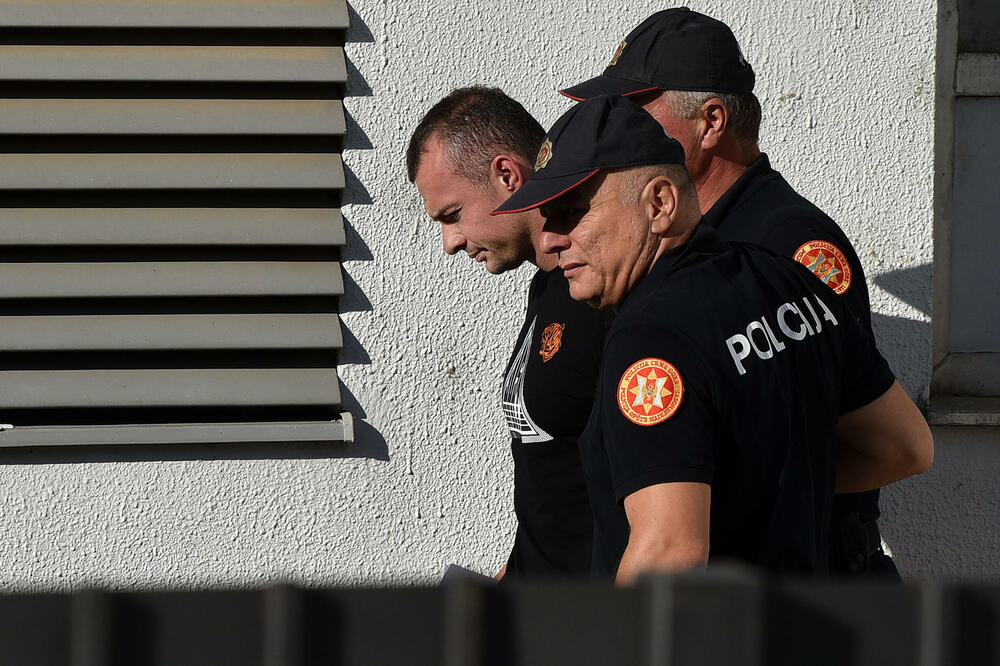 Petar Lazović nakon saslušanja u Specijalnom državnom tužilaštvu, Foto: BORIS PEJOVIC