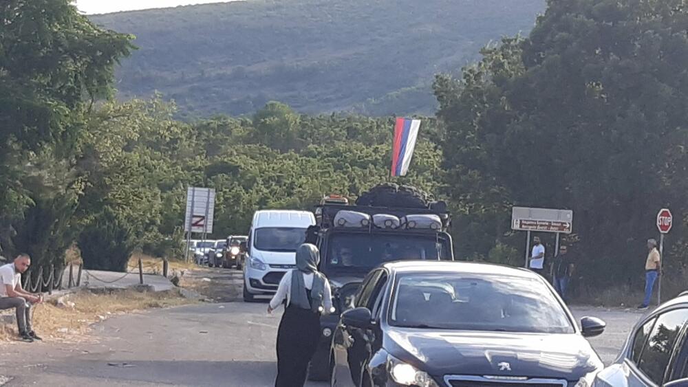 <p>Kolona iz pravca Bileće je kilometarska, dok iz pravca Nikšića nema gužve</p>