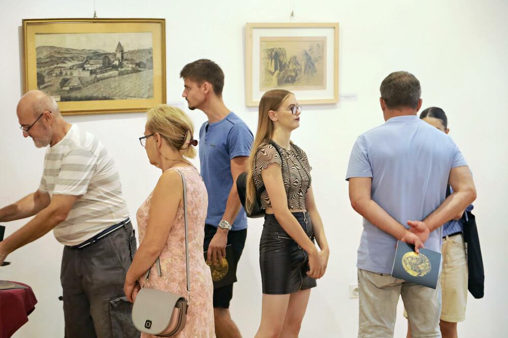 <p>"Postavio je temelje moderne države, donio u svoju kamenu Crnu Goru sve što je vidio u velikim evropskim gradovima..."</p>