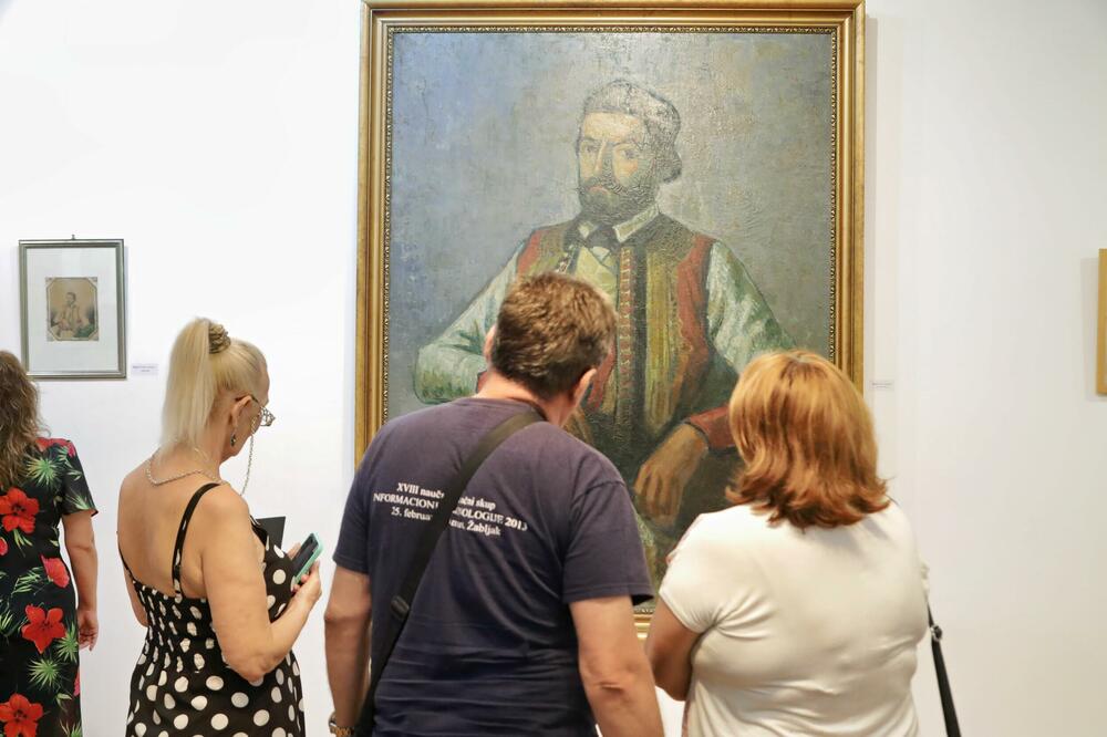 <p>"Postavio je temelje moderne države, donio u svoju kamenu Crnu Goru sve što je vidio u velikim evropskim gradovima..."</p>