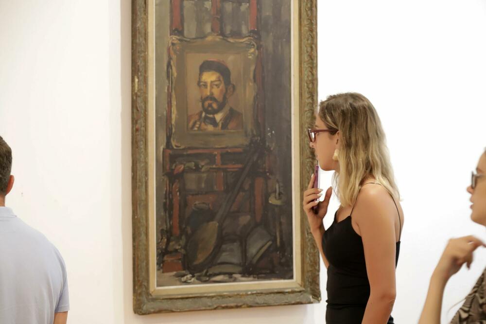 <p>"Postavio je temelje moderne države, donio u svoju kamenu Crnu Goru sve što je vidio u velikim evropskim gradovima..."</p>