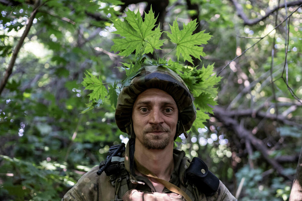 Ukrajinski vojnik na vježbi blizu linije fronta u Donjeckoj oblasti, Foto: Rojters