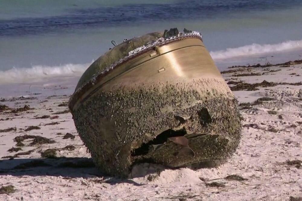 Džinovska metalna kupola pronađena na plaži u Australiji, Foto: Reuters