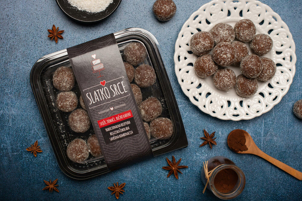 <p><em>Slatko srce radionica kolača i torti je mjesto gdje se ljubav, kreativnost, strast i najfiniji sastojci stapaju u slatke čarolije koje osvajaju srca svih ljubitelja poslastica.</em></p>