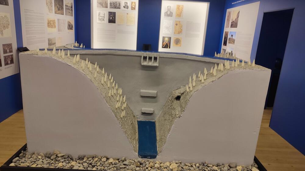 <p>Završetak radova presjecanjem vrpce ozvaničili su predsjednik države Jakov Milatović i gradonačelnik Plužina, Slobodan Delić, dok će Kula za posjetioce biti otvorena najvjerovatnije početkom septembra.</p>