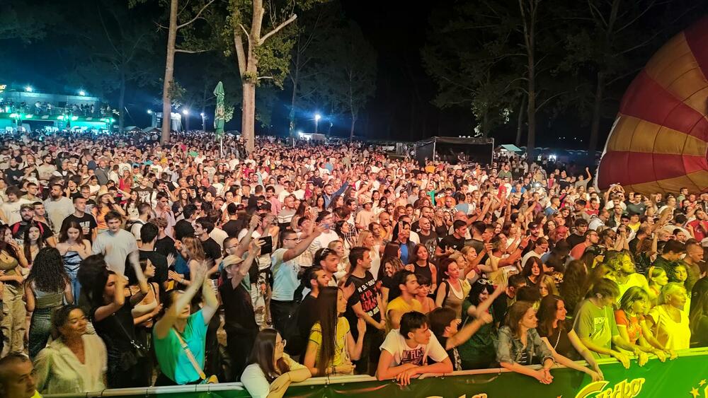 <p>Druge večeri Lake festa nastupiće Pankreas, Partibrejkersi, YU grupa, Kerber i Mahmut Orhan</p>