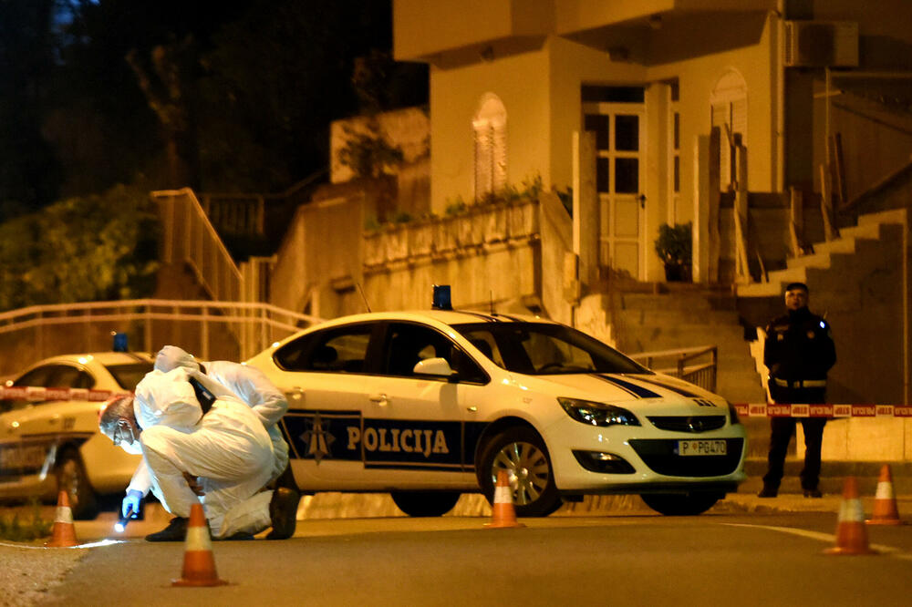 Uviđaj na mjestu ubistva Veselina Vukotića, Foto: BORIS PEJOVIC