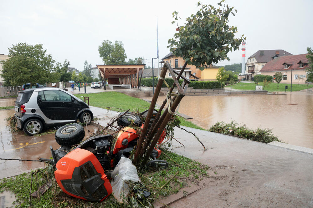 Oštećenja u mjestu Medvode, Foto: Reuters