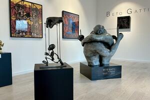 U Tivtu otvorena Gatijeva izložba skulptura i art printova