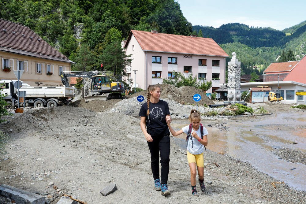 <p>Obilne kiše danima su zahvatile oko dvije trećine Slovenije, uništavajući zgrade i mostove i nanijevši štetu od oko 500 miliona eura.</p>