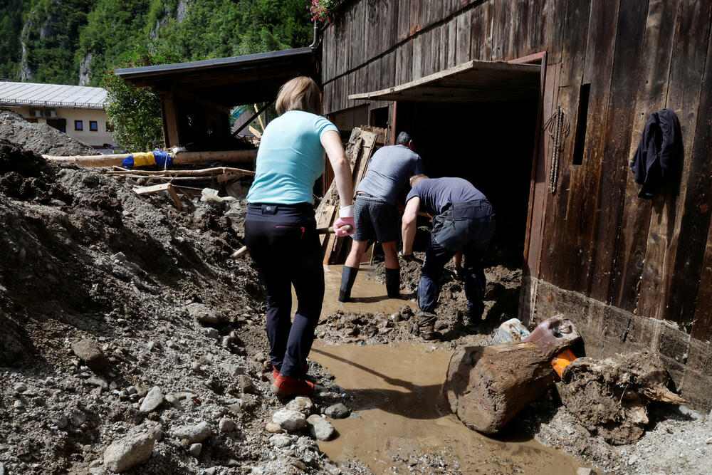 <p>Obilne kiše danima su zahvatile oko dvije trećine Slovenije, uništavajući zgrade i mostove i nanijevši štetu od oko 500 miliona eura.</p>