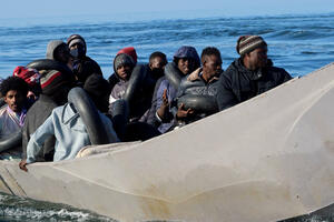 Brodolom kod Tunisa: 11 migranata se udavilo, 44 se vode kao...