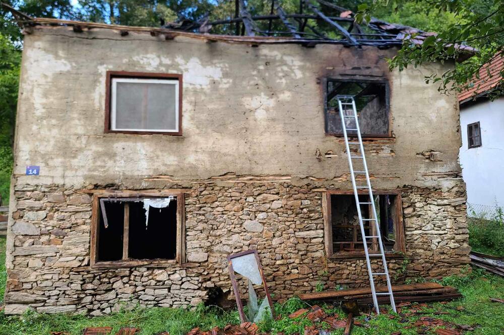 Kuća koja je uništena u požaru, Foto: Jadranka Ćetković
