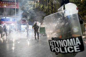 Grčki mediji: U sukobima navijača AEK-a i Dinama stradao mladić