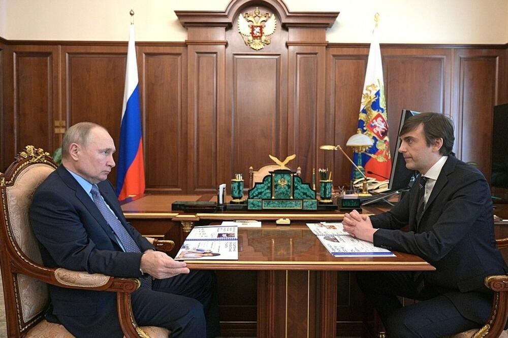 Putin i ministar obrazovanja Sergej Kravcov, Foto: Rojters