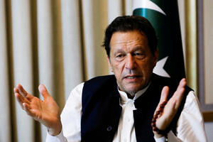 Pakistan: Bivšem premijeru Imranu Kanu zabranjeno bavljenje...