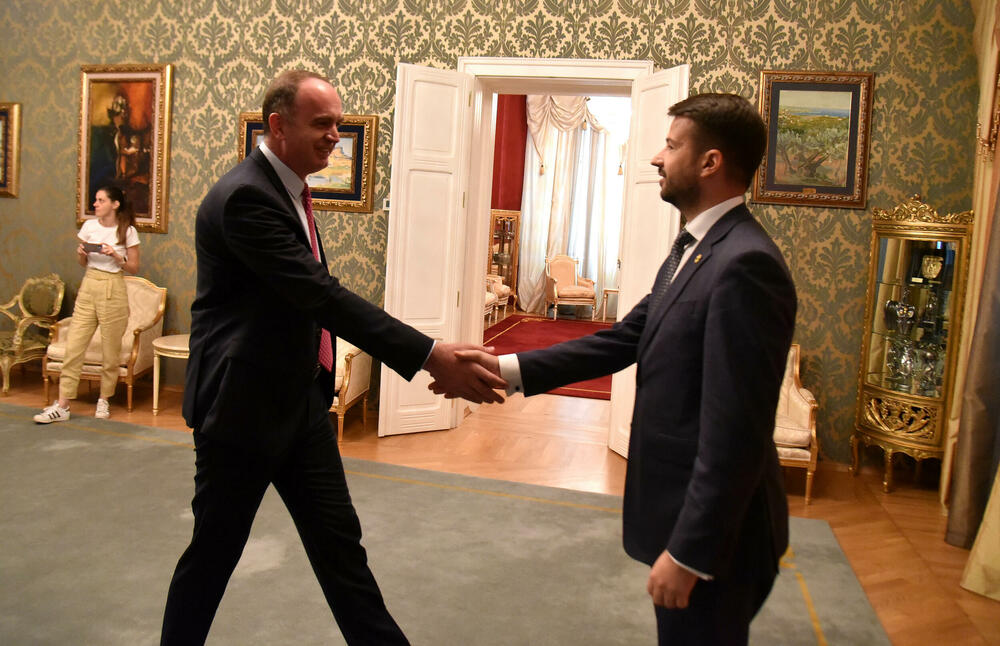 <p>Konsultacije su održane u rezideniciji predsjednika na Cetinju</p>