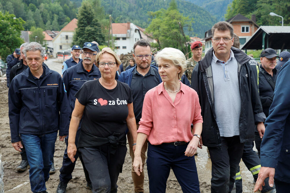 Fon der Lajen tokom posjete područjima koja su pogođena poplavama u Sloveniji, 9. avgusta 2023. godine, Foto: Reuters
