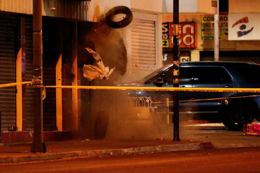 <p>Lokalni mediji su izvjestili da je oko 30 hitaca ispaljeno na događaju na sjeveru prijestonice, Kito. Video snimci postavljeni na društvenim mrežama pokazuju da Viljavisensio ulazi u automobil nakon događaja, prije nego što se začula pucnjava i vrištanje.</p>