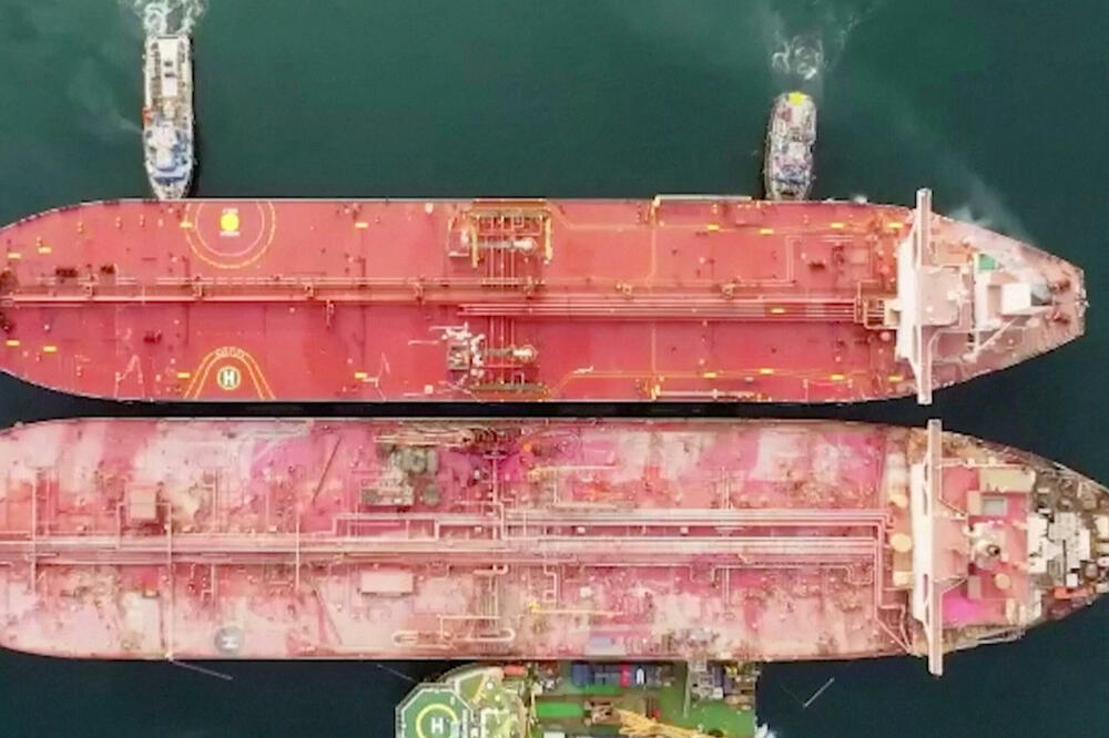Napušteni tanker kod obale Jemena, Foto: REUTERS