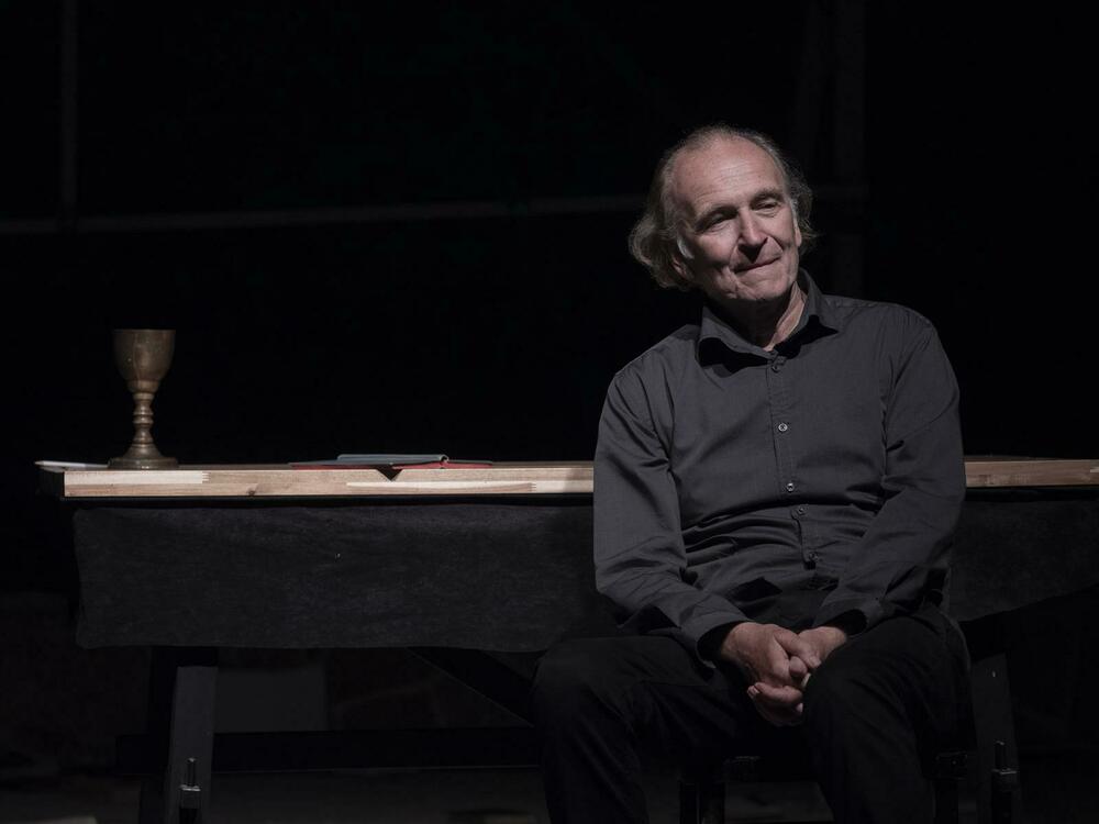 Scena iz predstave: Cvetković