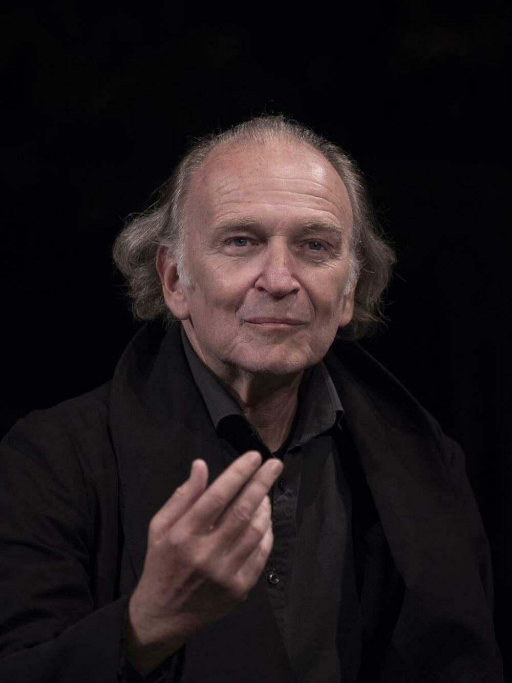 Scena iz predstave: Cvetković