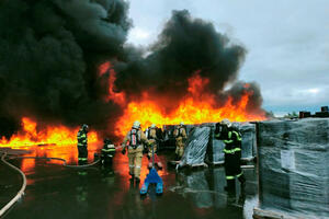 VIDEO Veliki požar u skladištu đubriva u Moskovskoj oblasti