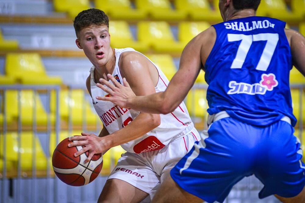 Vuk Ivelja na današnjem meču, Foto: FIBA