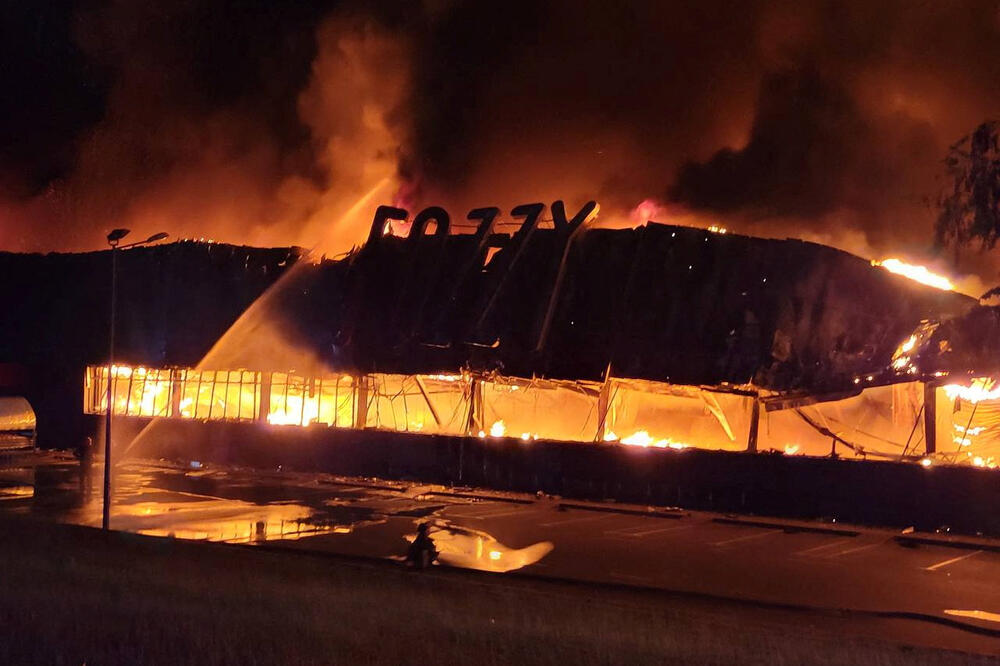 Požar u Odesi nakon napada, Foto: Reuters