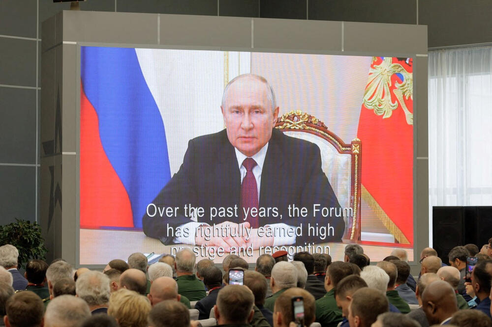 Putin juče prilikom otvaranja međunarodnog vojno-tehničkog foruma u Moskvi, Foto: Rojters