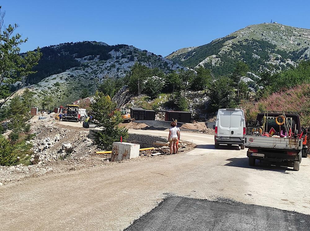 Pristupni put još nesređen: Žičara Kotor - Lovćen