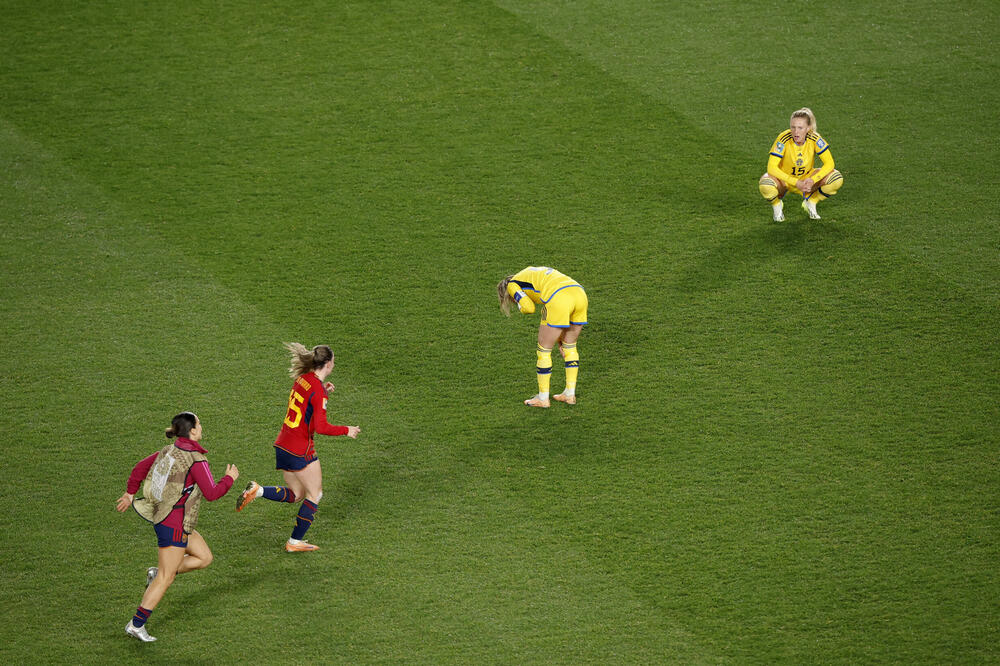 Fudbalerke Španije slave pored razočaranih Šveđanki, Foto: Reuters
