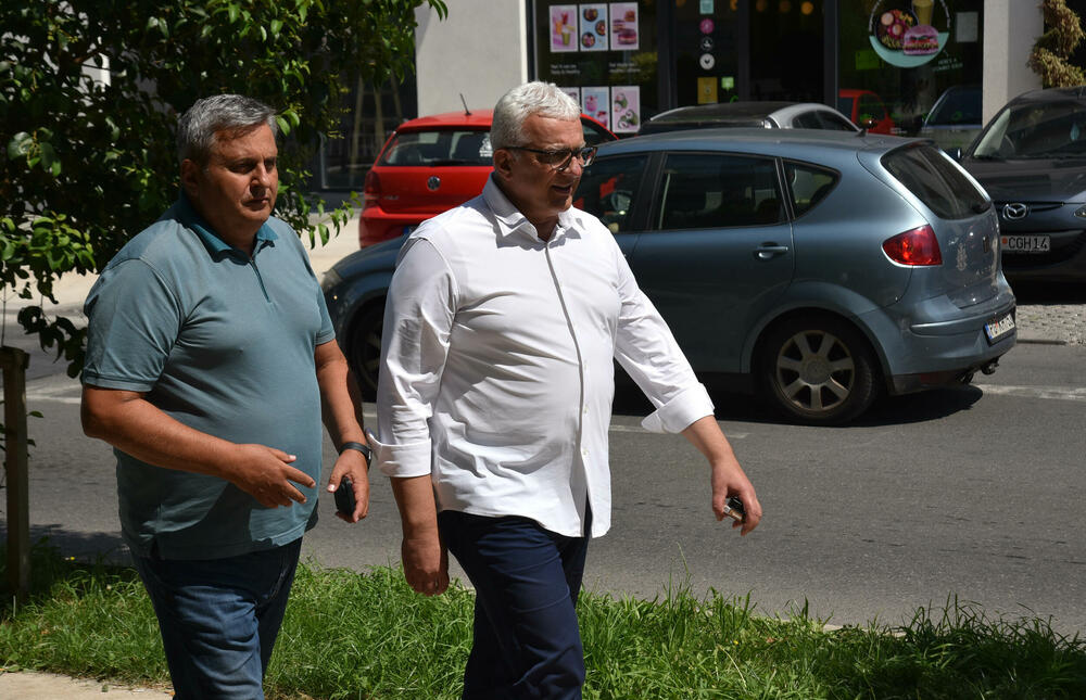 <p>Spajić je u četvrtak od šefa države dobio mandat za sastav vlade. Rok da završi taj posao je tri mjeseca, a mora dobiti podršku najmanje 41 poslanika</p>