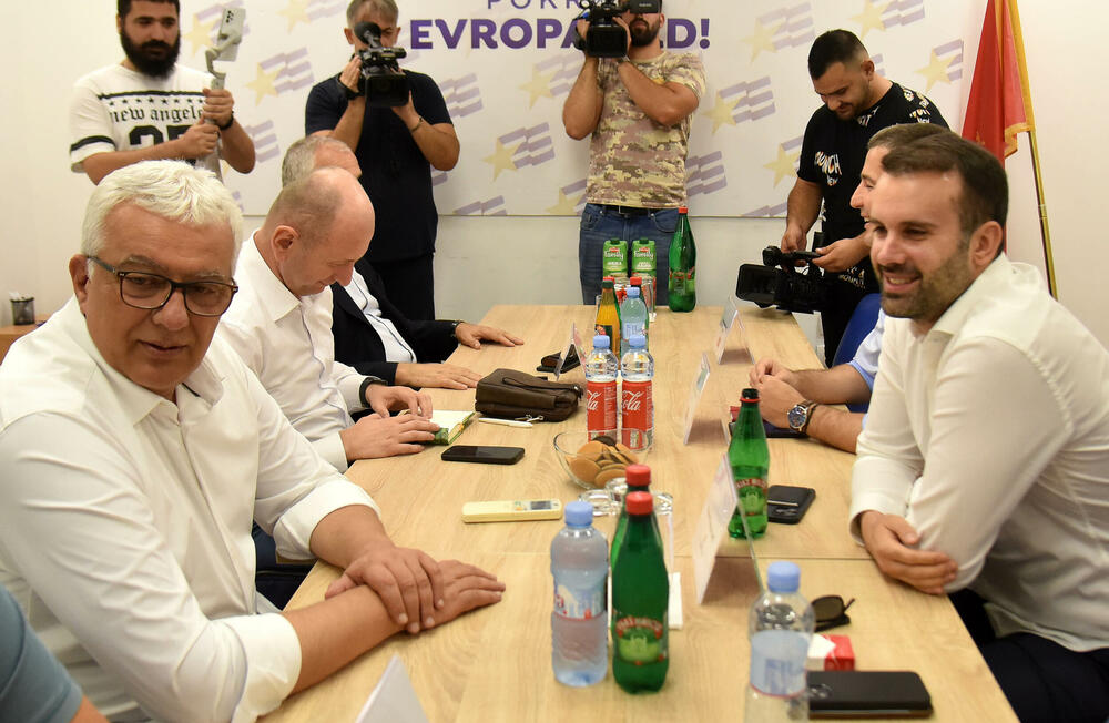 <p>Spajić je u četvrtak od šefa države dobio mandat za sastav vlade. Rok da završi taj posao je tri mjeseca, a mora dobiti podršku najmanje 41 poslanika</p>