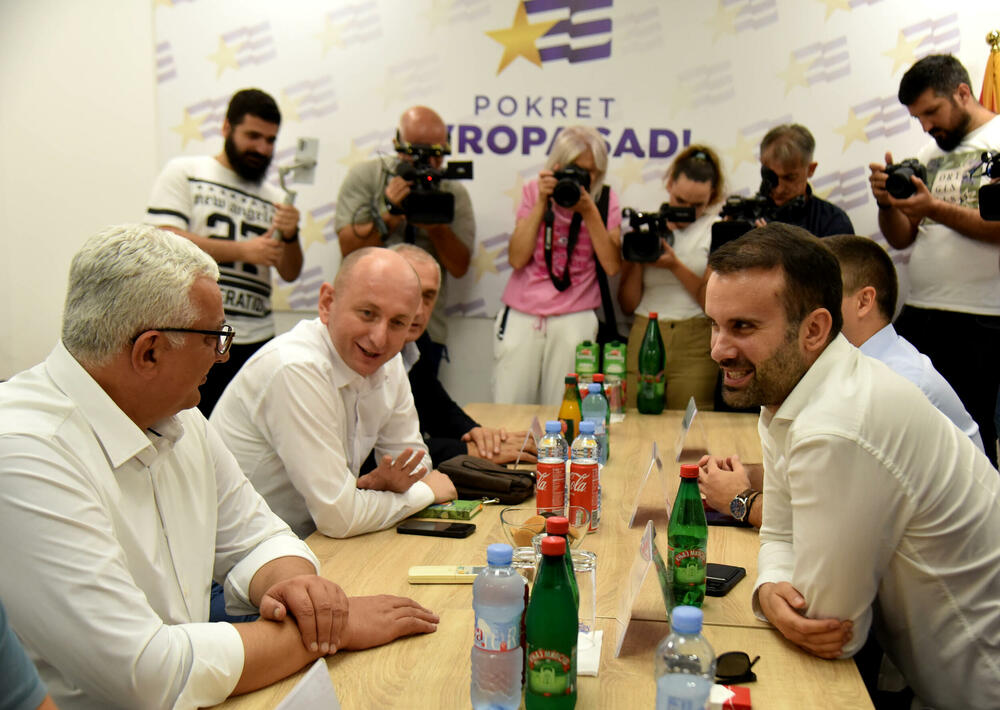 <p>Spajić je u četvrtak od šefa države dobio mandat za sastav vlade. Rok da završi taj posao je tri mjeseca, a mora dobiti podršku najmanje 41 poslanika</p>