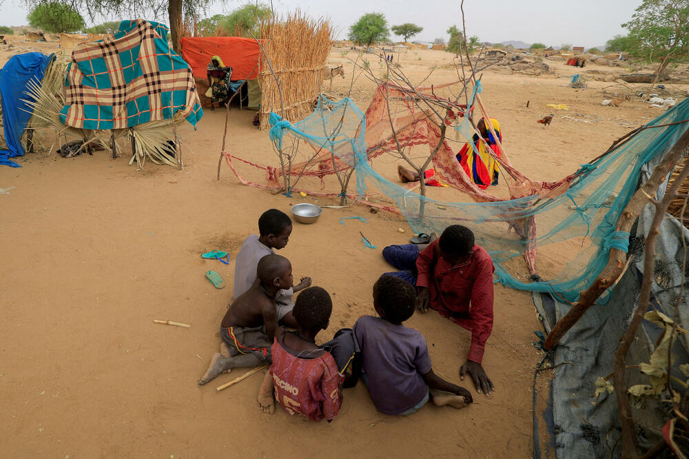 Djeca se igraju u blizini granice između Sudana i Čada, Foto: Reuters