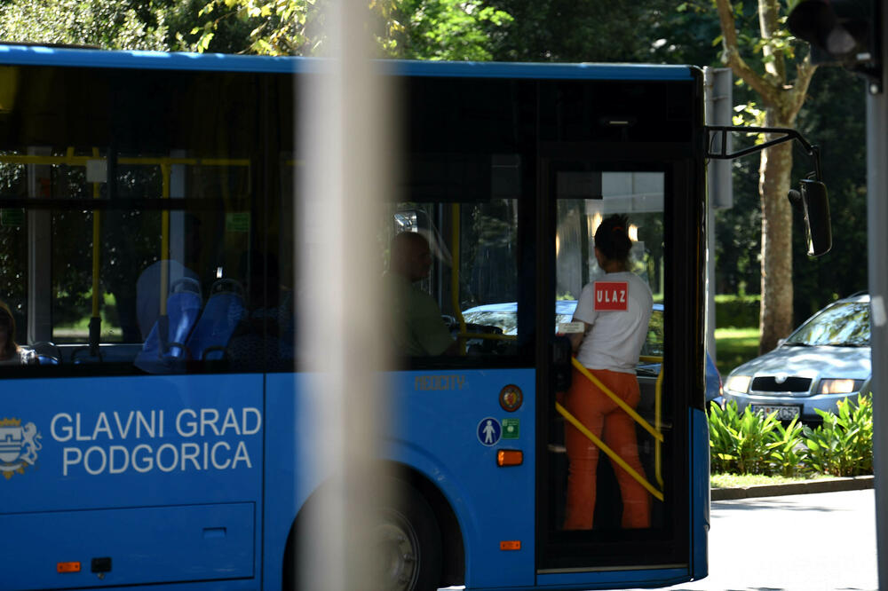 Raste broj korsnika javnog prevoza, tvrde iz Glavnog grada, Foto: Boris Pejović