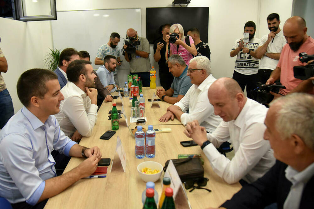“Želimo da imamo vladu koja će naredne četiri godine odraditi veliki posao”: Sa sastanka sa ZBCG, Foto: Boris Pejović