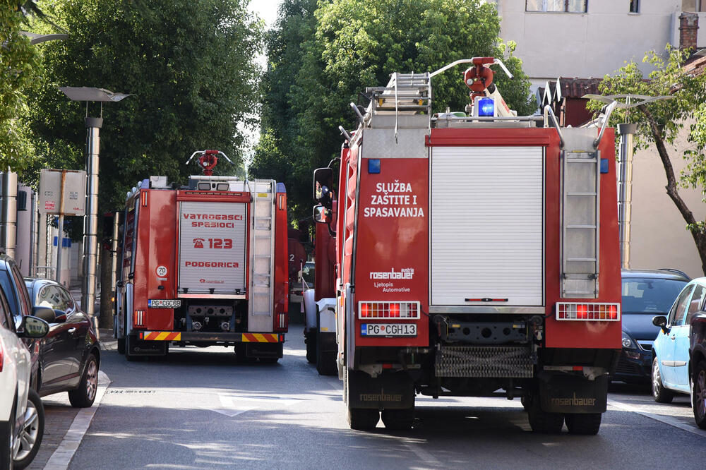 Služba zaštite, uz požare, pomaže i u slučaju poplava, saobraćajnih nesreća... (Ilustracija), Foto: Luka Zekovic