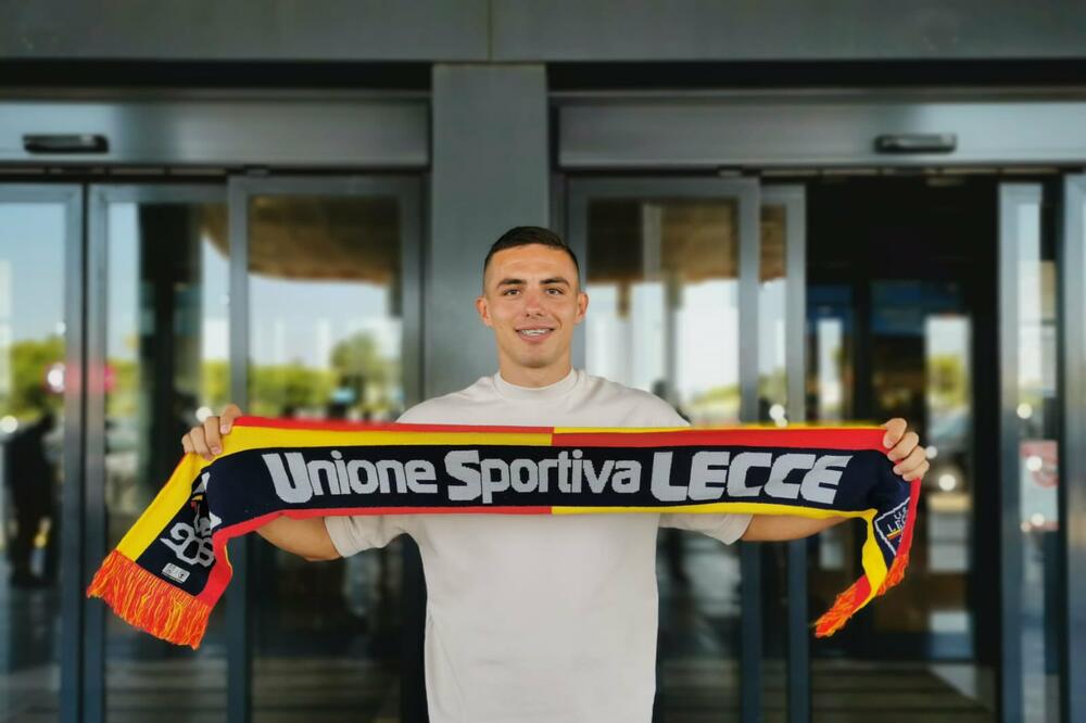 Krstović po dolasku u Leće, Foto: U.S. Lecce (X)