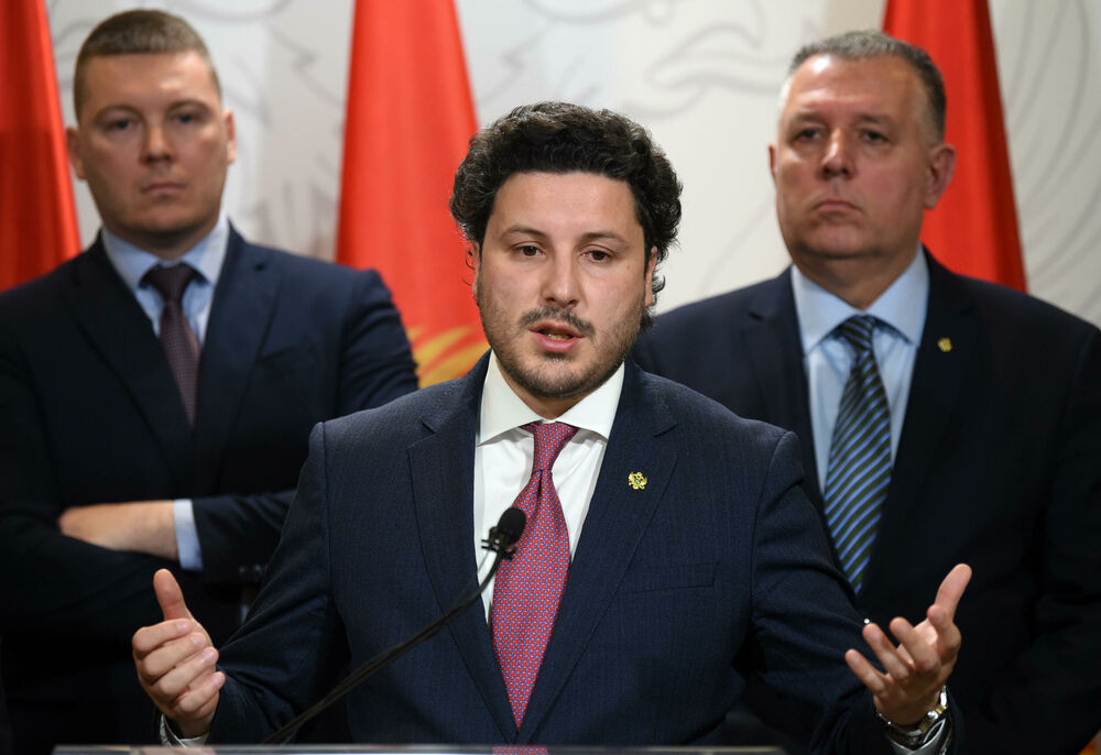 U Vladi primaju značajne naknade za članstvo u raznim komisijama i savjetima: Abazović, Adžić i Miljanić