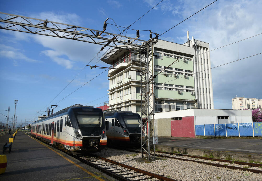 Kaluđerović: Hitno isplatiti zarade zaposlenima u ŽICG