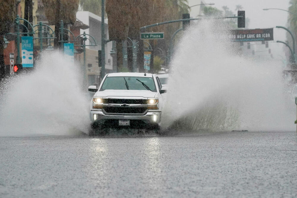 <p>Vlasti Kalifornije proglasile su vanredno stanje za veći dio južne Kalifornije, s upozorenjima na iznenadne poplave</p>