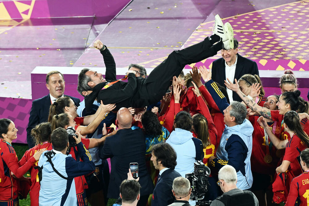 Vilda na rukama svojih igračica nakon osvajanja Mundijala, Foto: Reuters