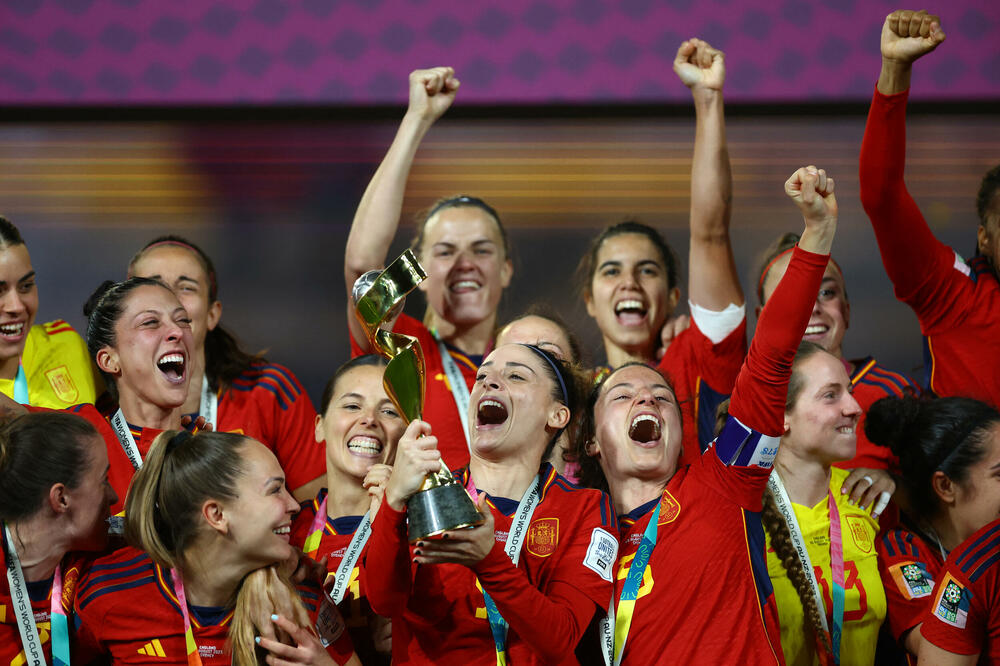 Fudbalerke Španije na postolju, Foto: Reuters