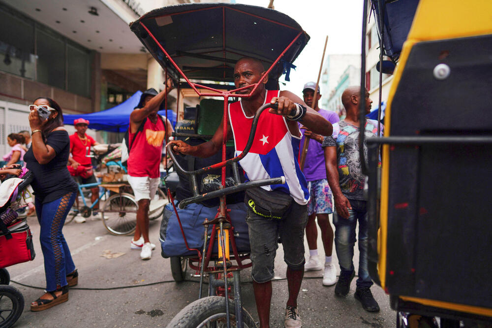 Ulični prodavac u Havani, Foto: Rojters