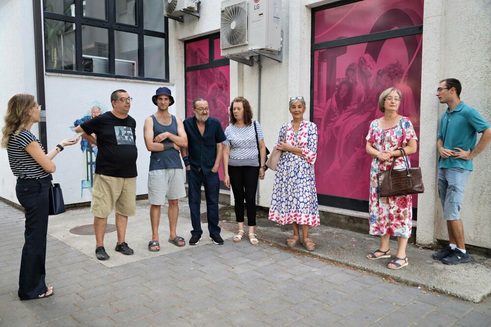 Otkriven mural posvećen Denisu Karađuzoviću